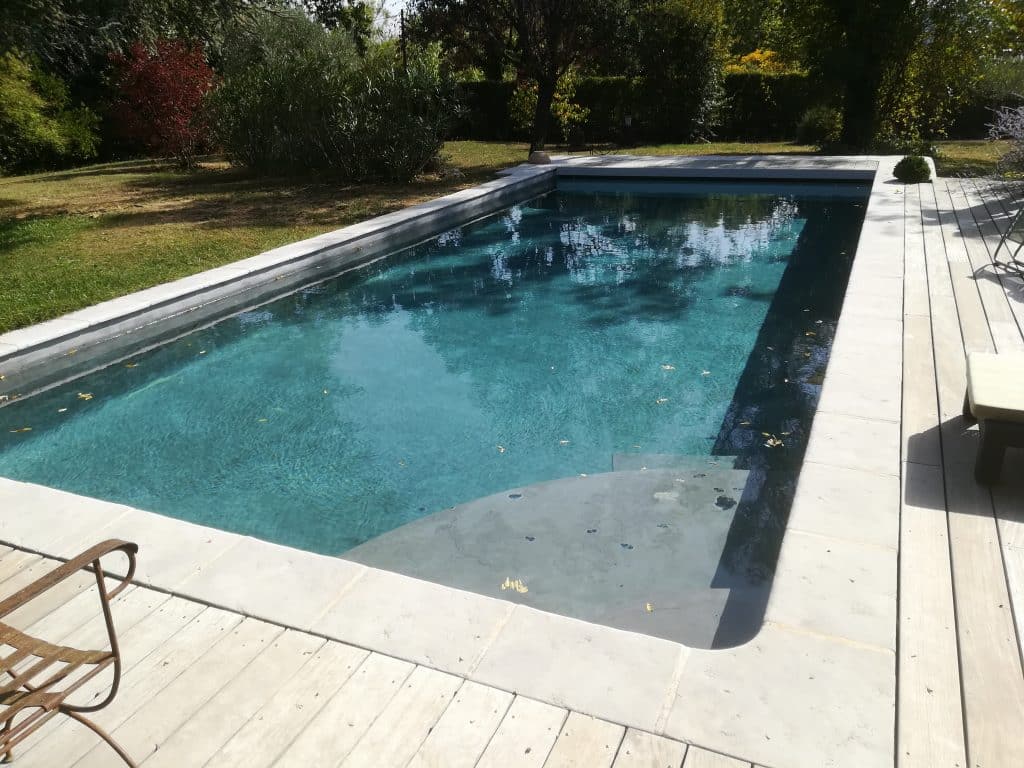 Belle piscine en pvc armé gris